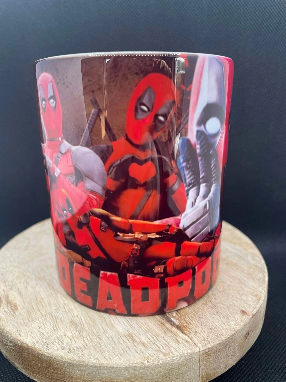 ☕ Caneca de Cerâmica – Deadpool ❤️🖤 – photo 2